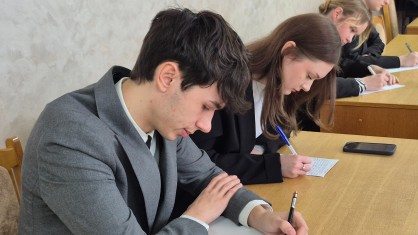 Диктант на белорусском языке написали члены Молодежного совета в преддверии Международного дня родного языка